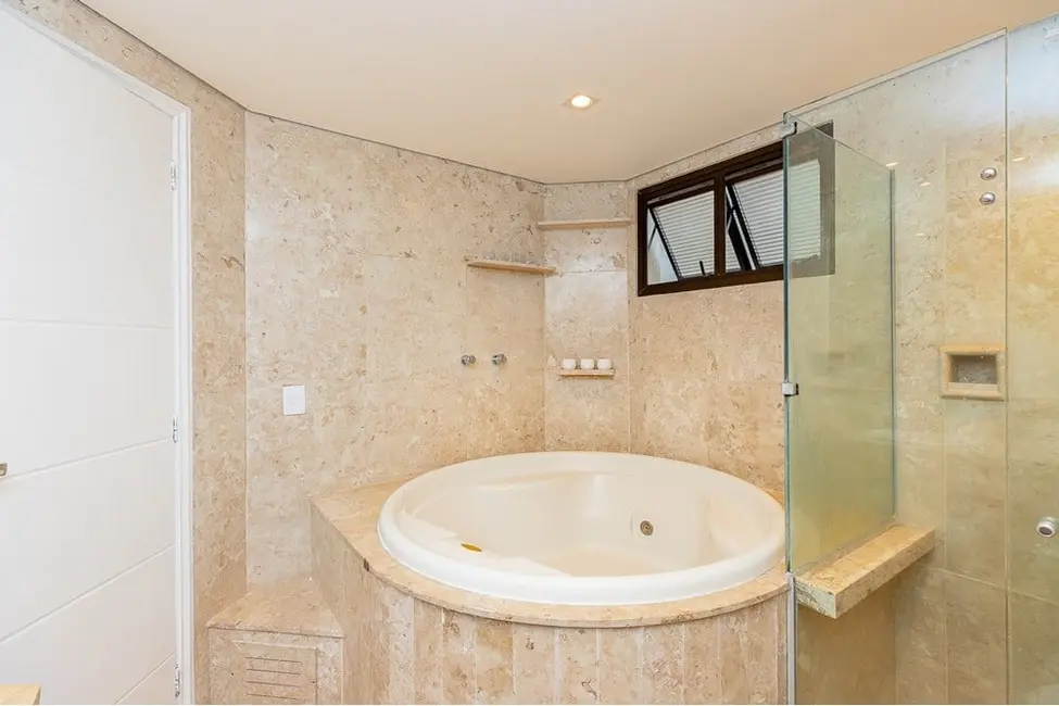 Foto 6 de Apartamento com 4 quartos à venda, 197m2 em Itaim Bibi, São Paulo - SP