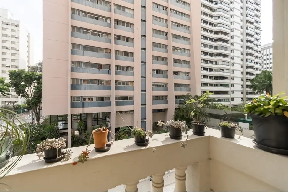 Apartamento com 3 quartos à venda, 126m2 em Moema, São Paulo - SP - imagem 3 Foto 3 de Apartamento com 3 quartos à venda, 126m2 em Moema, São Paulo - SP