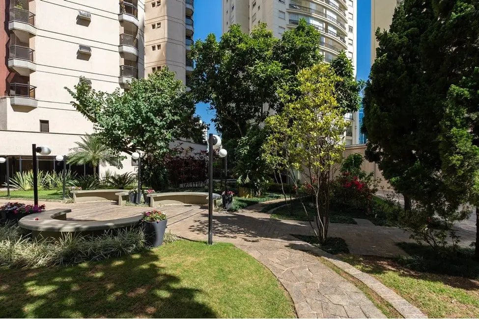 Foto 2 de Apartamento com 3 quartos à venda, 120m2 em Moema, São Paulo - SP