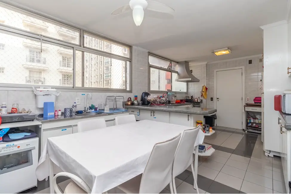 Apartamento com 5 quartos à venda, 233m2 em Santa Cecília, São Paulo - SP - imagem 6 Foto 6 de Apartamento com 5 quartos à venda, 233m2 em Santa Cecília, São Paulo - SP