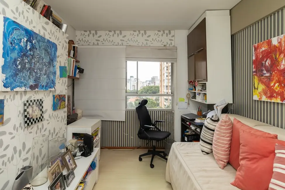Apartamento com 3 quartos à venda, 132m2 em Moema, São Paulo - SP - imagem 7 Foto 7 de Apartamento com 3 quartos à venda, 132m2 em Moema, São Paulo - SP