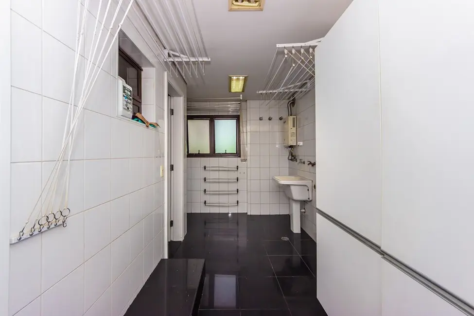 Foto 7 de Apartamento com 3 quartos à venda, 198m2 em Moema, São Paulo - SP