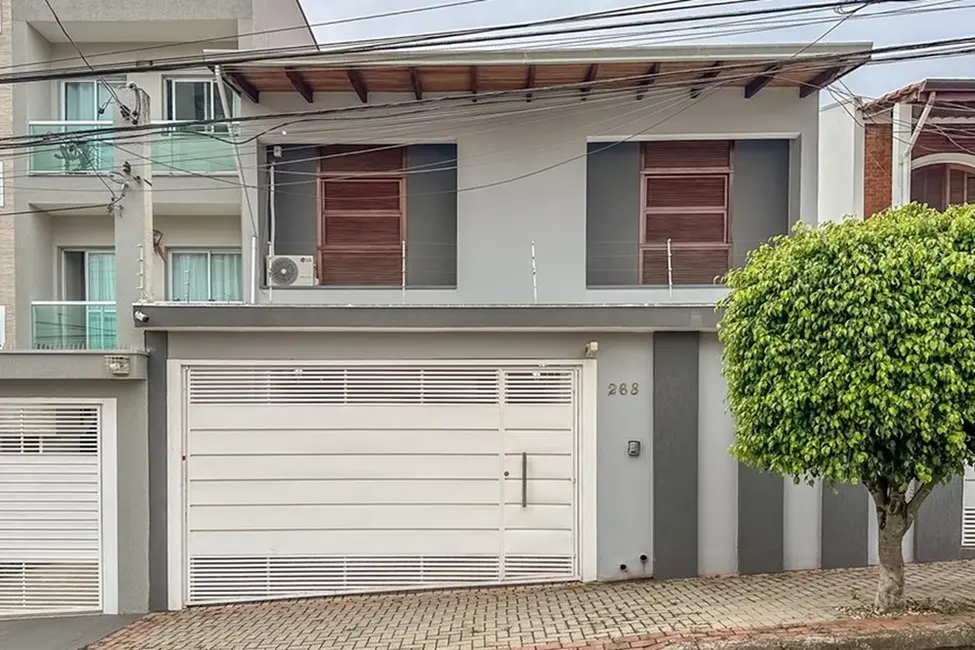 Foto 1 de Casa com 3 quartos à venda, 270m2 em Vila Scarpelli, Santo Andre - SP