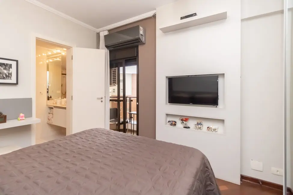 Foto 6 de Apartamento com 4 quartos à venda, 217m2 em Itaim Bibi, São Paulo - SP