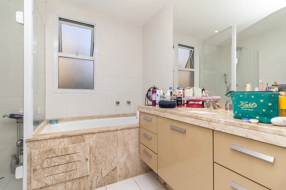 Apartamento com 3 quartos à venda, 200m2 em Campo Belo, São Paulo - SP - imagem 8 Foto 8 de Apartamento com 3 quartos à venda, 200m2 em Campo Belo, São Paulo - SP