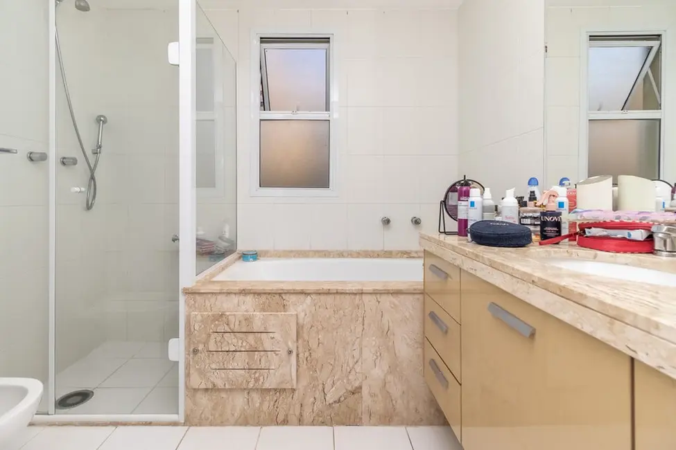 Apartamento com 3 quartos à venda, 200m2 em Campo Belo, São Paulo - SP - imagem 9 Foto 9 de Apartamento com 3 quartos à venda, 200m2 em Campo Belo, São Paulo - SP