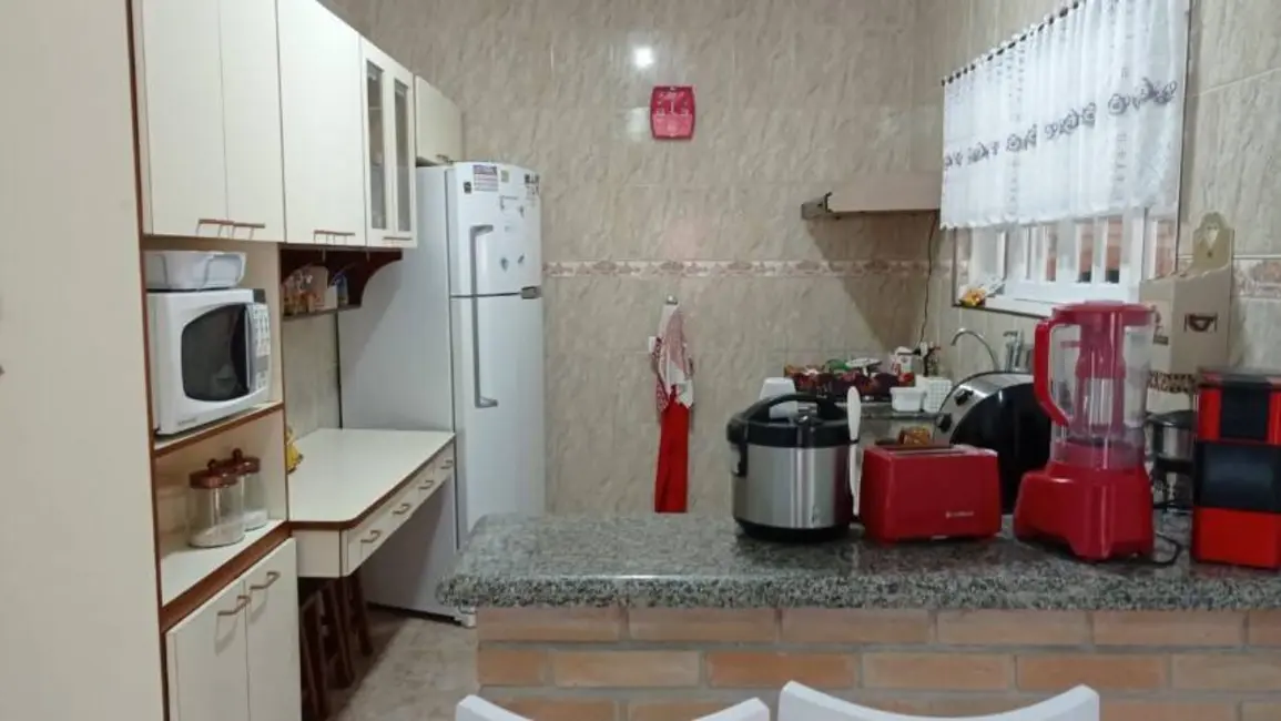 Foto 3 de Casa com 4 quartos à venda, 264m2 em Peruibe - SP