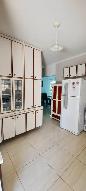 Casa com 4 quartos à venda, 250m2 em Peruibe - SP - imagem 4 Foto 4 de Casa com 4 quartos à venda, 250m2 em Peruibe - SP