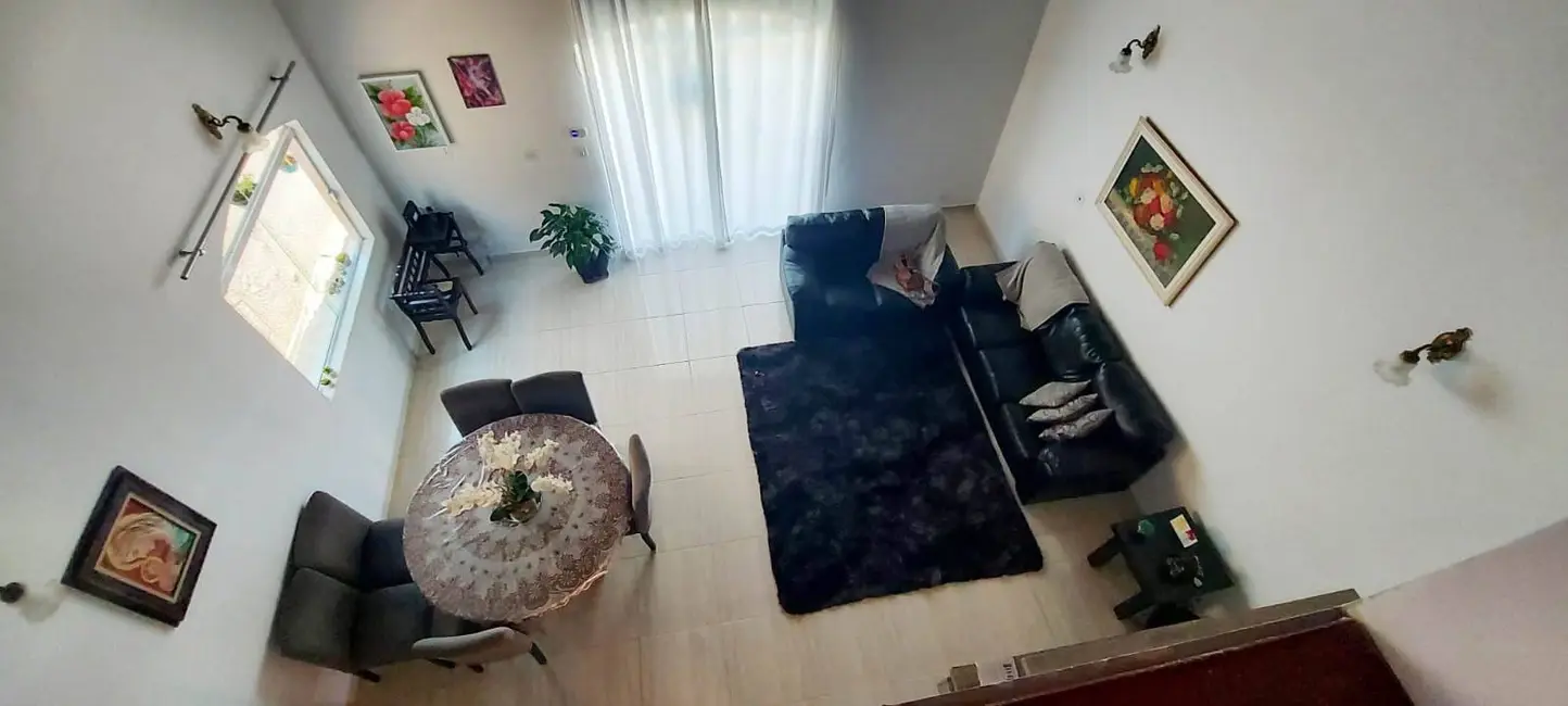 Casa com 4 quartos à venda, 250m2 em Peruibe - SP - imagem 6 Foto 6 de Casa com 4 quartos à venda, 250m2 em Peruibe - SP