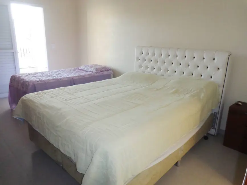 Casa com 6 quartos à venda, 250m2 em Peruibe - SP - imagem 8 Foto 8 de Casa com 6 quartos à venda, 250m2 em Peruibe - SP