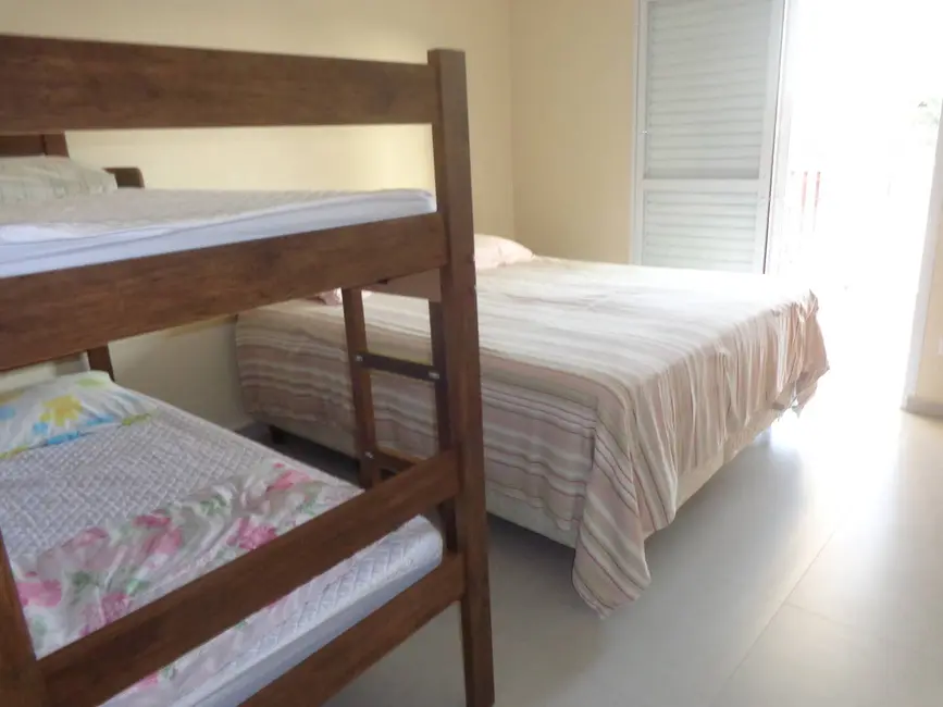 Casa com 6 quartos à venda, 250m2 em Peruibe - SP - imagem 9 Foto 9 de Casa com 6 quartos à venda, 250m2 em Peruibe - SP