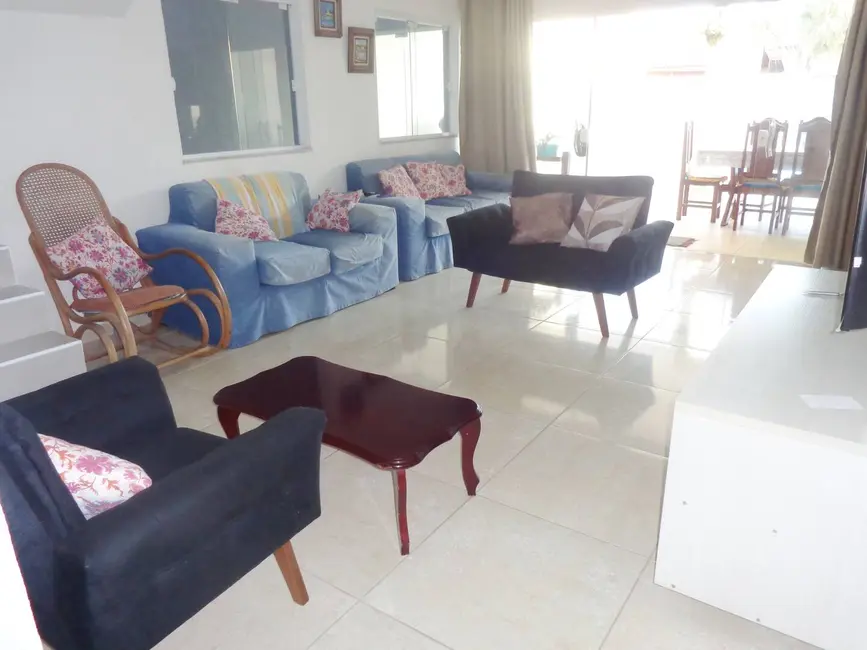 Casa com 6 quartos à venda, 250m2 em Peruibe - SP - imagem 6 Foto 6 de Casa com 6 quartos à venda, 250m2 em Peruibe - SP