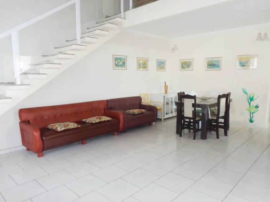 Casa com 4 quartos à venda, 286m2 em Peruibe - SP - imagem 4 Foto 4 de Casa com 4 quartos à venda, 286m2 em Peruibe - SP