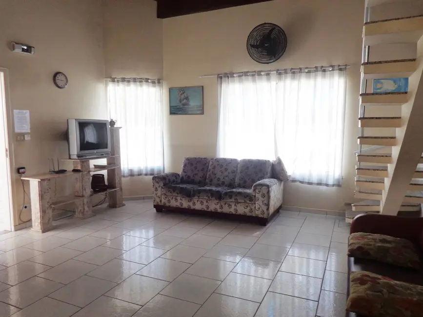 Casa com 4 quartos à venda, 286m2 em Peruibe - SP - imagem 3 Foto 3 de Casa com 4 quartos à venda, 286m2 em Peruibe - SP