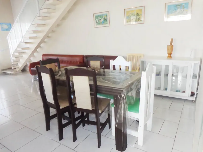 Casa com 4 quartos à venda, 286m2 em Peruibe - SP - imagem 5 Foto 5 de Casa com 4 quartos à venda, 286m2 em Peruibe - SP