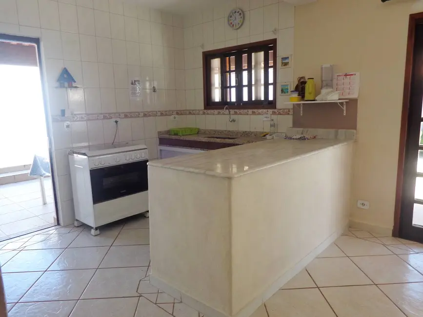 Casa com 4 quartos à venda, 432m2 em Peruibe - SP - imagem 4 Foto 4 de Casa com 4 quartos à venda, 432m2 em Peruibe - SP
