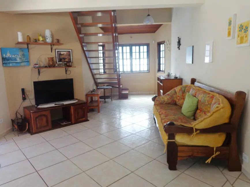 Casa com 4 quartos à venda, 432m2 em Peruibe - SP - imagem 2 Foto 2 de Casa com 4 quartos à venda, 432m2 em Peruibe - SP