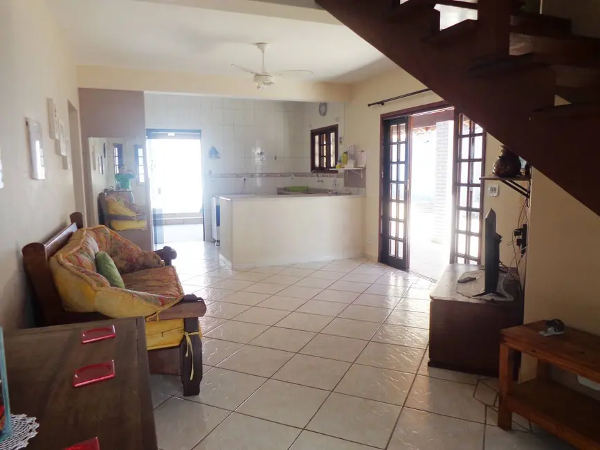 Casa com 4 quartos à venda, 432m2 em Peruibe - SP - imagem 3 Foto 3 de Casa com 4 quartos à venda, 432m2 em Peruibe - SP