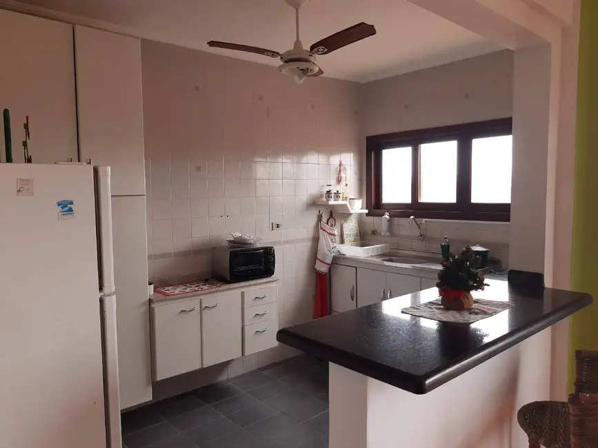 Apartamento com 2 quartos à venda em Peruibe - SP - imagem 3 Foto 3 de Apartamento com 2 quartos à venda em Peruibe - SP