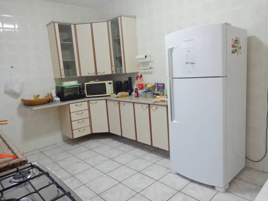 Casa com 4 quartos à venda, 250m2 em Peruibe - SP - imagem 5 Foto 5 de Casa com 4 quartos à venda, 250m2 em Peruibe - SP