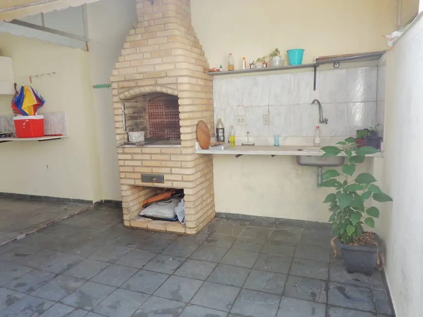 Casa com 2 quartos à venda, 168m2 em Peruibe - SP - imagem 6 Foto 6 de Casa com 2 quartos à venda, 168m2 em Peruibe - SP