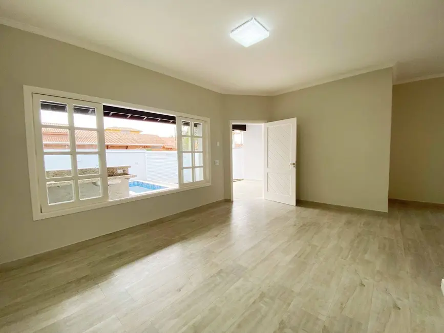 Foto 3 de Casa com 3 quartos à venda, 250m2 em Peruibe - SP