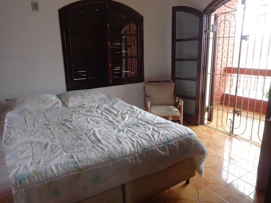 Casa com 3 quartos à venda em Peruibe - SP - imagem 8 Foto 8 de Casa com 3 quartos à venda em Peruibe - SP