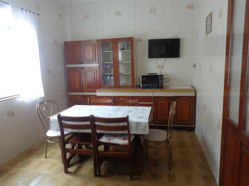 Casa com 3 quartos à venda em Peruibe - SP - imagem 4 Foto 4 de Casa com 3 quartos à venda em Peruibe - SP