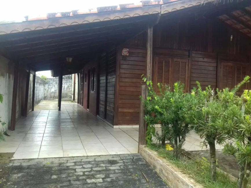 Foto 2 de Casa com 3 quartos à venda, 250m2 em Peruibe - SP