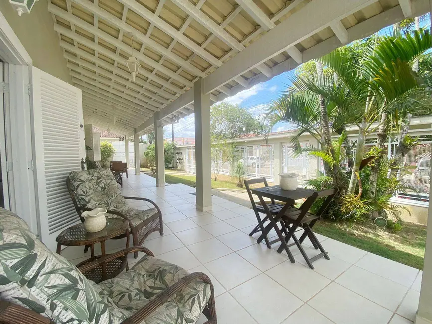 Foto 2 de Casa com 5 quartos à venda, 500m2 em Peruibe - SP