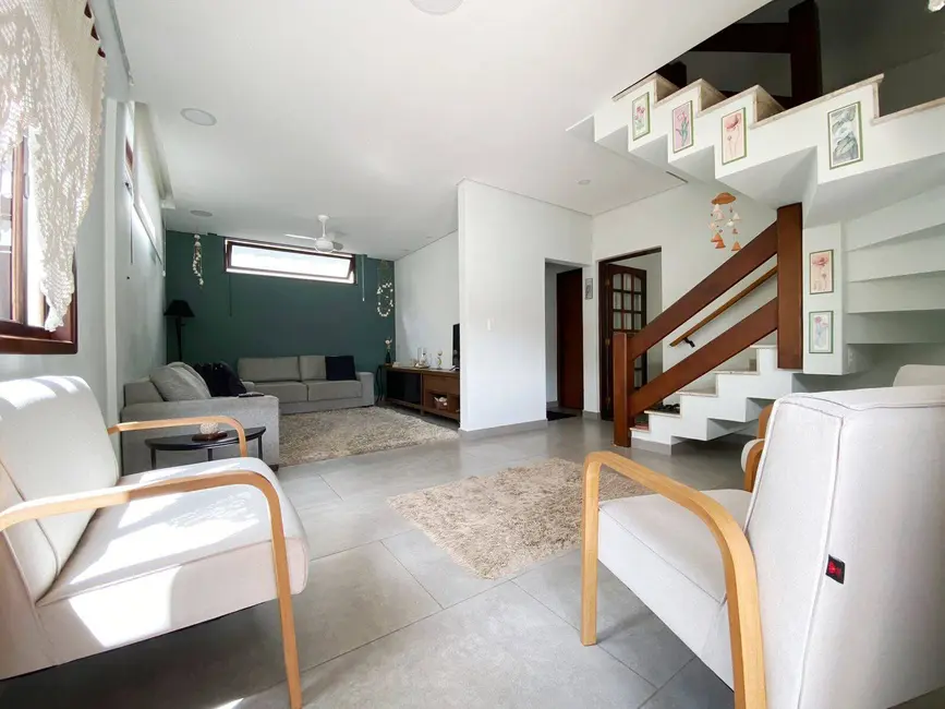 Casa com 5 quartos à venda em Peruibe - SP - imagem 5 Foto 5 de Casa com 5 quartos à venda em Peruibe - SP