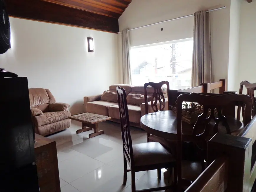 Foto 4 de Casa com 4 quartos à venda, 250m2 em Peruibe - SP