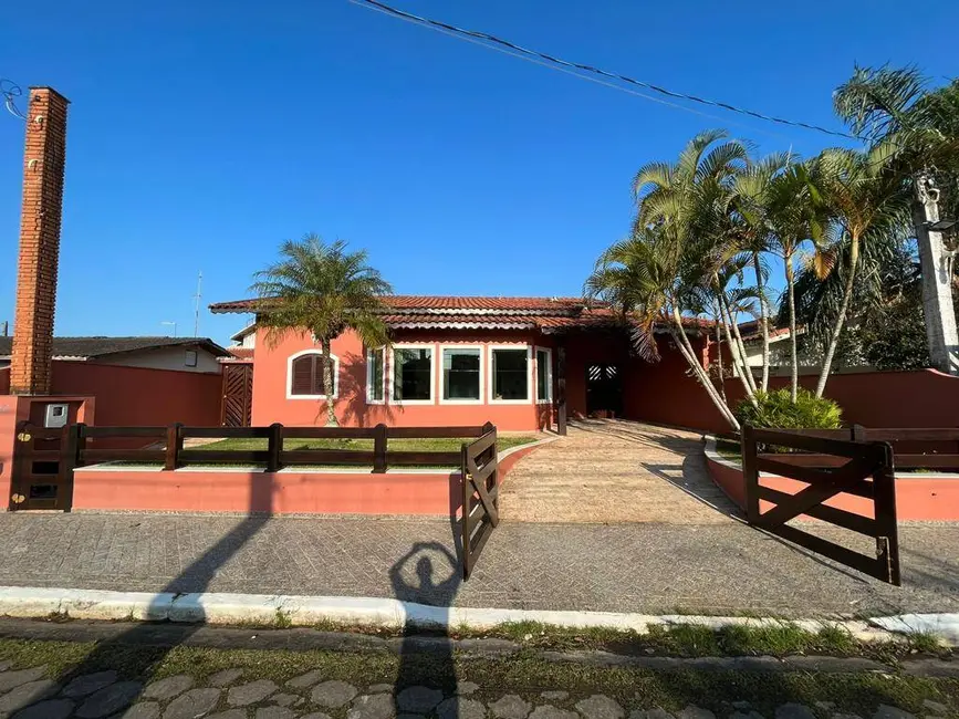 Foto 1 de Casa com 3 quartos para alugar em Peruibe - SP