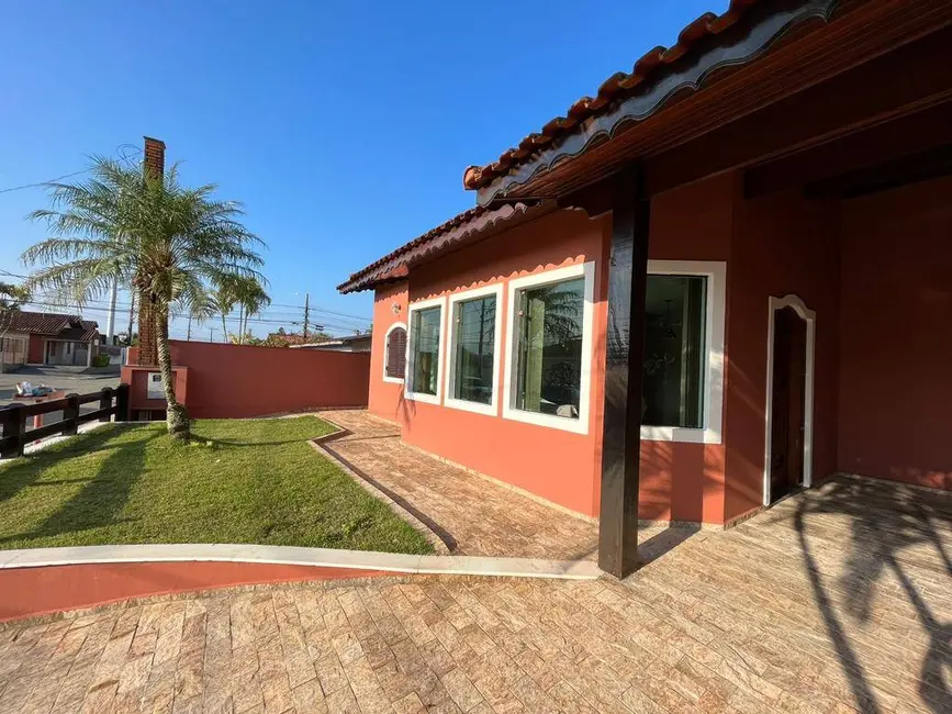 Foto 2 de Casa com 3 quartos para alugar em Peruibe - SP