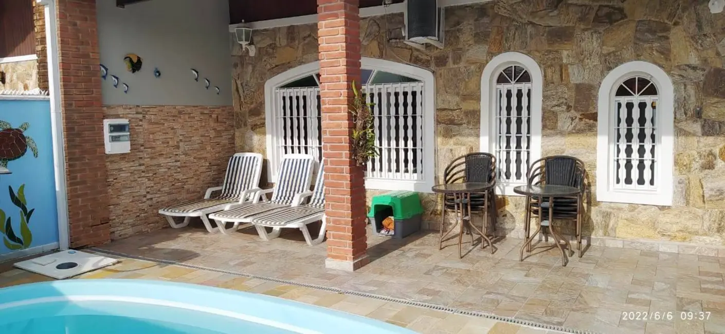 Casa com 3 quartos à venda, 250m2 em Peruibe - SP - imagem 3 Foto 3 de Casa com 3 quartos à venda, 250m2 em Peruibe - SP