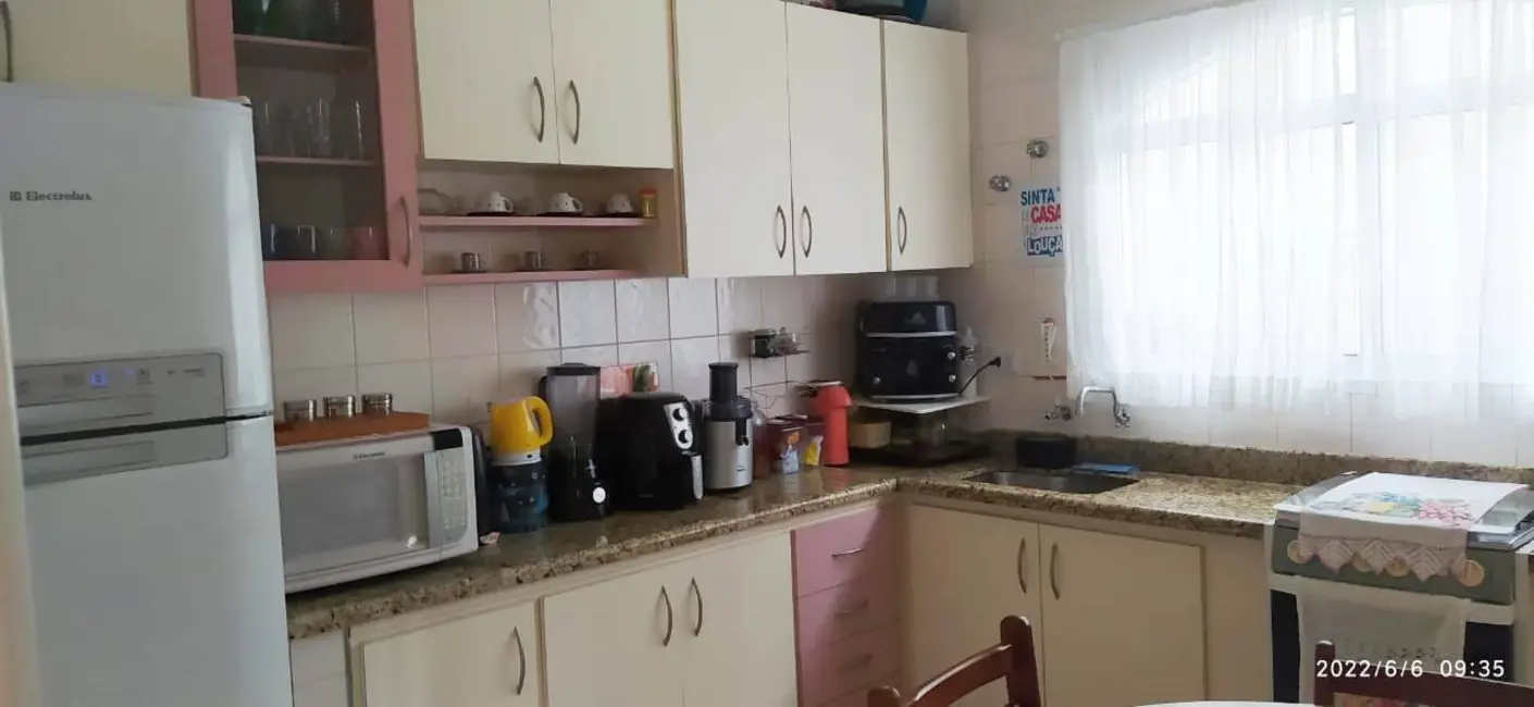 Casa com 3 quartos à venda, 250m2 em Peruibe - SP - imagem 4 Foto 4 de Casa com 3 quartos à venda, 250m2 em Peruibe - SP