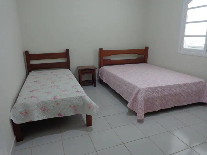Casa com 3 quartos à venda em Peruibe - SP - imagem 4 Foto 4 de Casa com 3 quartos à venda em Peruibe - SP