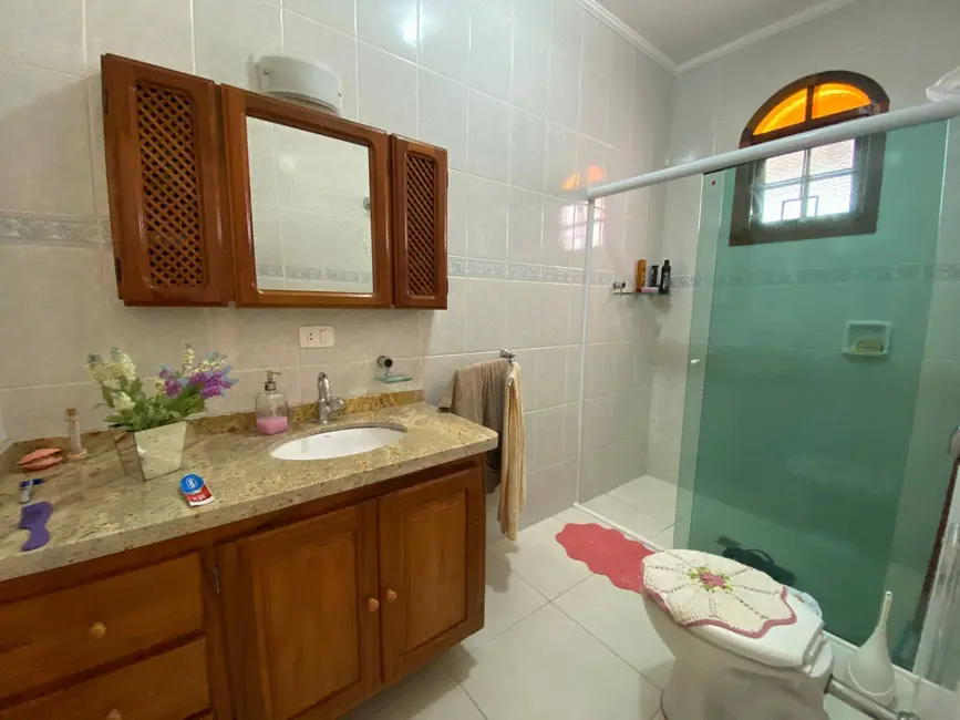 Casa com 3 quartos à venda, 576m2 em Peruibe - SP - imagem 8 Foto 8 de Casa com 3 quartos à venda, 576m2 em Peruibe - SP