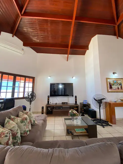 Casa com 3 quartos à venda, 576m2 em Peruibe - SP - imagem 3 Foto 3 de Casa com 3 quartos à venda, 576m2 em Peruibe - SP