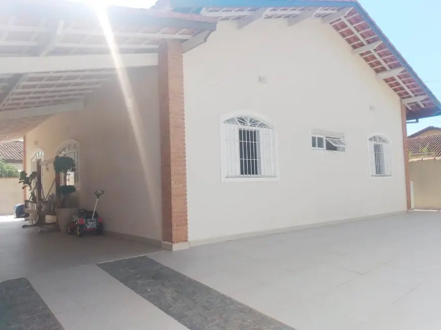 Foto 1 de Casa com 3 quartos à venda, 313m2 em Peruibe - SP