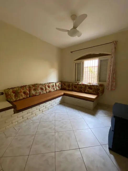 Casa com 3 quartos à venda, 250m2 em Peruibe - SP - imagem 6 Foto 6 de Casa com 3 quartos à venda, 250m2 em Peruibe - SP