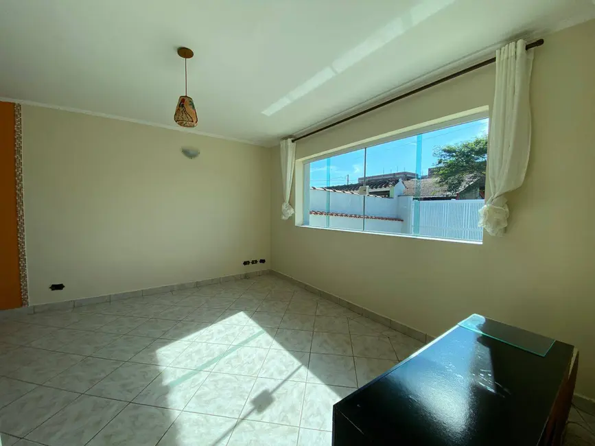 Foto 2 de Casa com 3 quartos à venda, 250m2 em Peruibe - SP