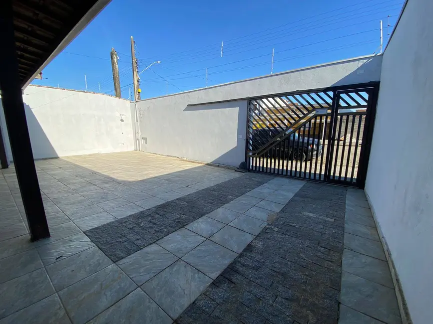 Casa com 2 quartos à venda e para alugar, 264m2 em Peruibe - SP - imagem 8 Foto 8 de Casa com 2 quartos à venda e para alugar, 264m2 em Peruibe - SP