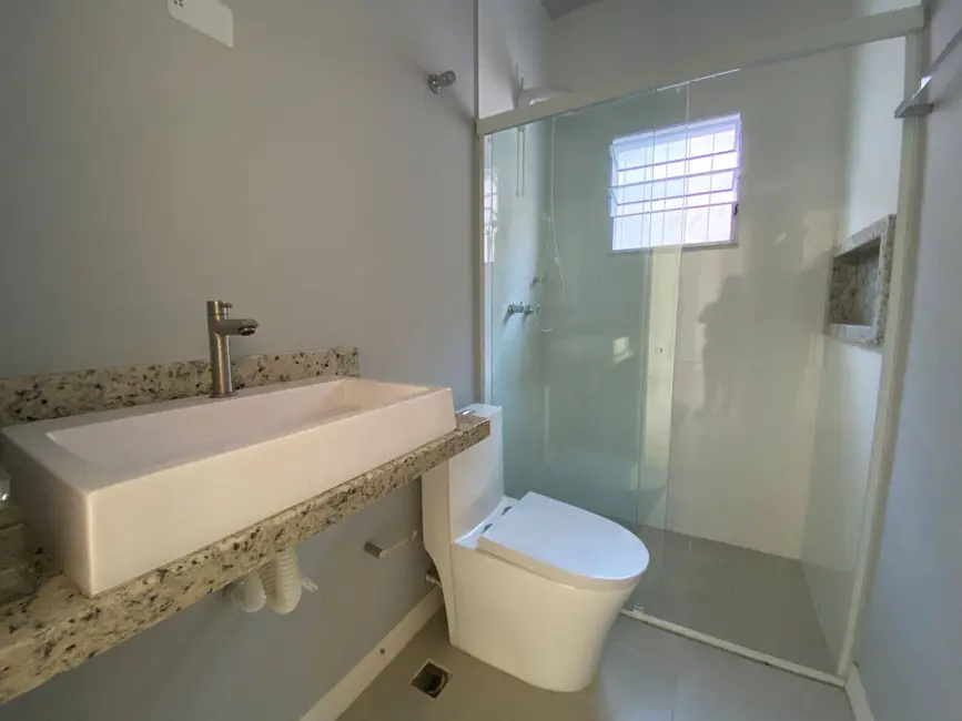 Casa com 2 quartos à venda e para alugar, 264m2 em Peruibe - SP - imagem 7 Foto 7 de Casa com 2 quartos à venda e para alugar, 264m2 em Peruibe - SP