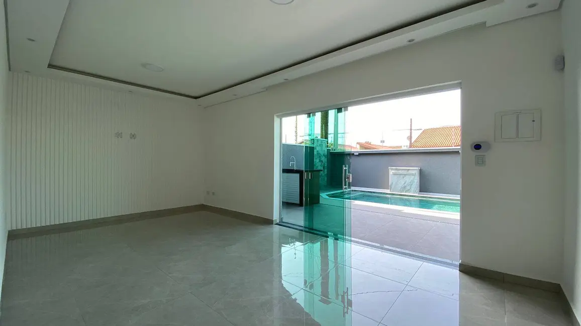 Foto 2 de Casa com 3 quartos à venda, 250m2 em Peruibe - SP
