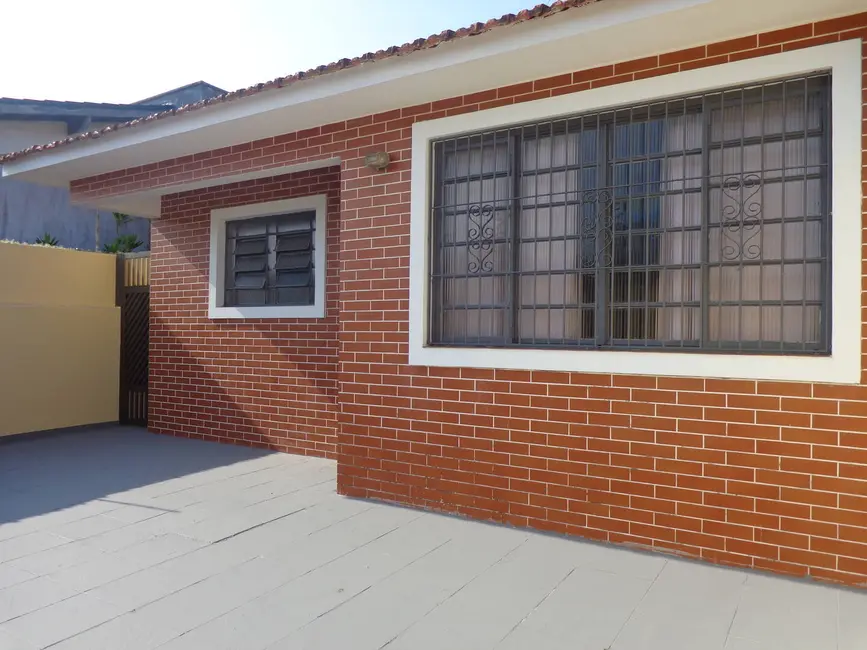 Foto 1 de Casa com 3 quartos à venda e para alugar, 265m2 em Peruibe - SP