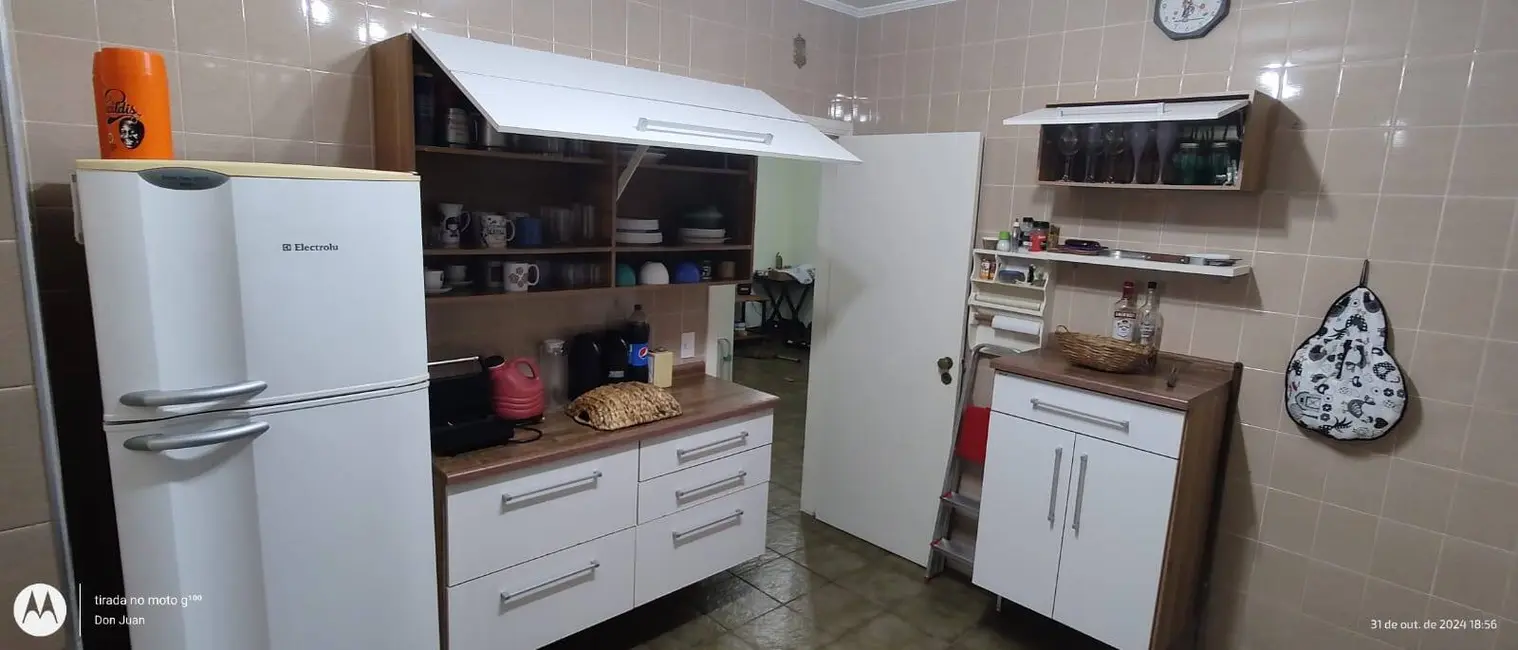 Casa com 3 quartos à venda em Peruibe - SP - imagem 4 Foto 4 de Casa com 3 quartos à venda em Peruibe - SP