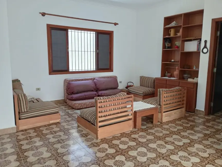 Foto 2 de Casa com 3 quartos à venda, 250m2 em Peruibe - SP