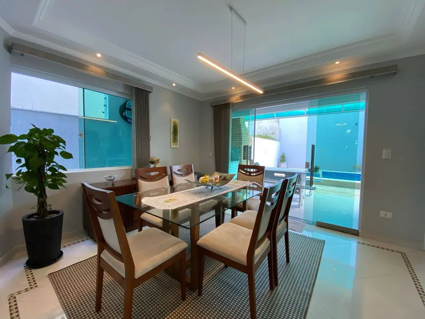 Casa com 4 quartos à venda, 250m2 em Peruibe - SP - imagem 4 Foto 4 de Casa com 4 quartos à venda, 250m2 em Peruibe - SP