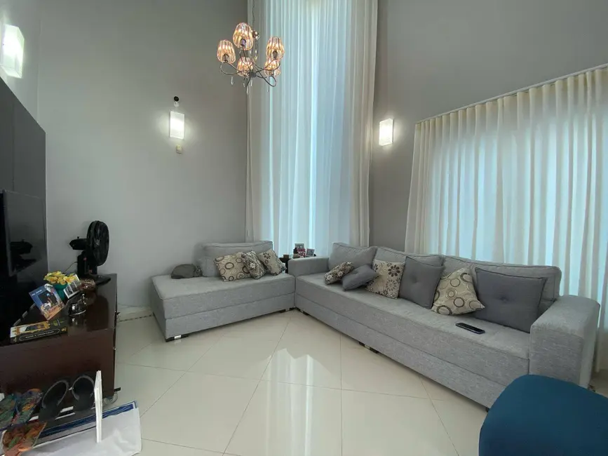 Casa com 4 quartos à venda, 250m2 em Peruibe - SP - imagem 8 Foto 8 de Casa com 4 quartos à venda, 250m2 em Peruibe - SP